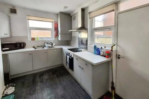 4 bedroom apartment to rent, Chalk Farm, London