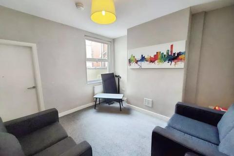 4 bedroom apartment to rent, Chalk Farm, London