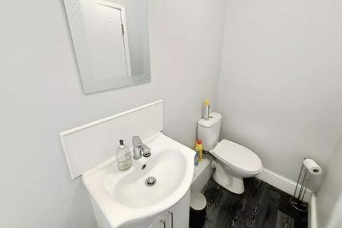 4 bedroom apartment to rent, Chalk Farm, London