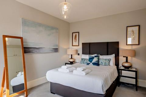 4 bedroom apartment to rent, Park Road, London