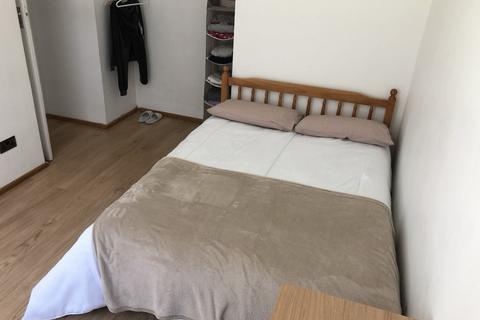 4 bedroom apartment to rent, Chalk Farm, London
