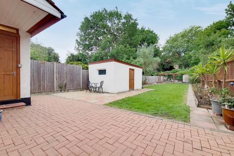 4 bedroom detached house to rent, Atkins Road, London SW12
