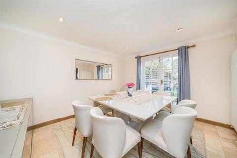 undefined, Temple Road, Kew TW9