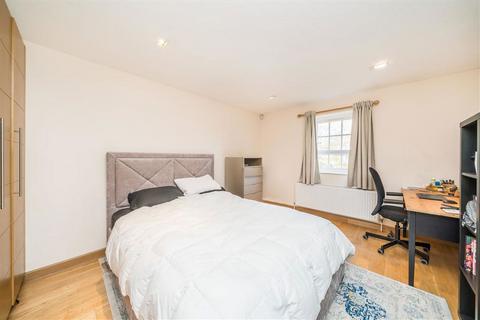 undefined, Temple Road, Kew TW9