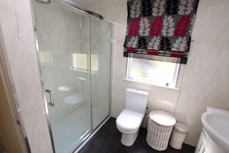 Bathroom photo 2