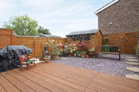 4 Appletree Close, Calmore, Southampton, SO40 2UX
