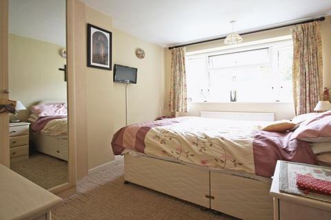 4 Appletree Close, Calmore, Southampton, SO40 2UX