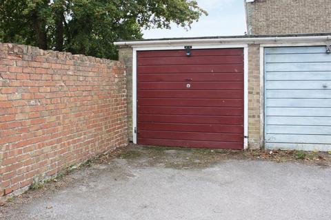 4 Appletree Close, Calmore, Southampton, SO40 2UX