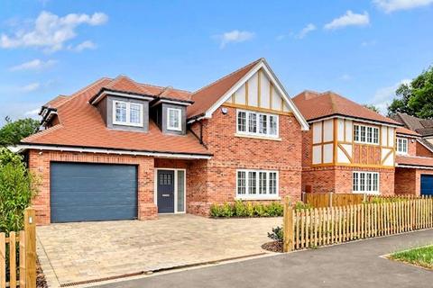 4 bedroom detached house for sale, Kingsley Road, Hutton, Brentwood CM13
