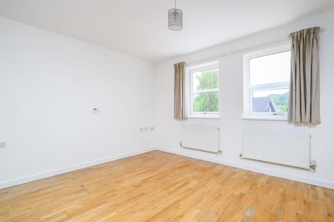 1 bedroom property for sale, New Haw Road, Addlestone