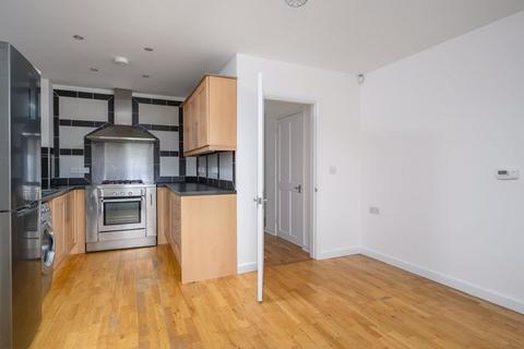 1 bedroom property for sale, New Haw Road, Addlestone
