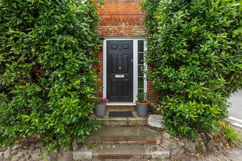 3 bedroom semi-detached house for sale, Bull Road, West Malling ME19