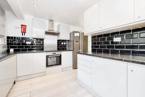 98 Lincoln Road, Basildon, SS14 3RA