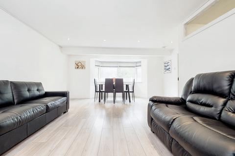 98 Lincoln Road, Basildon, SS14 3RA