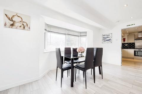 98 Lincoln Road, Basildon, SS14 3RA