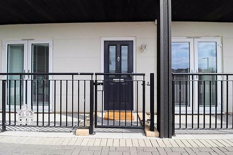 2 bedroom apartment for sale, Halle Mews, South Benfleet