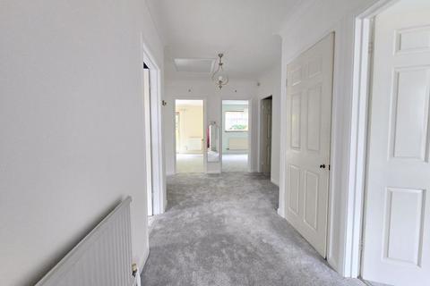 3 bedroom bungalow for sale, Hillview Close, Hatch End