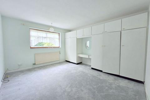 3 bedroom bungalow for sale, Hillview Close, Hatch End