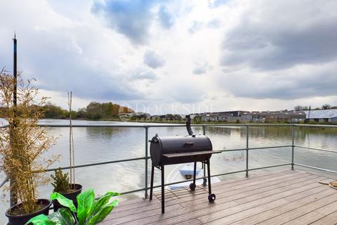2 bedroom property for sale, Knight Road, Rochester