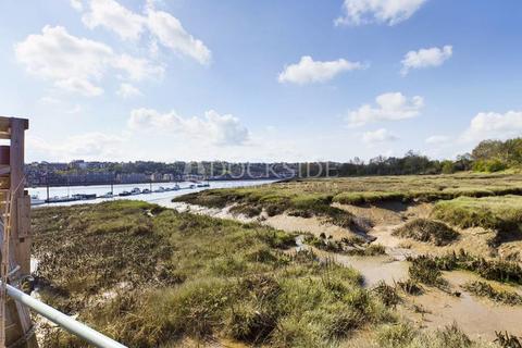 2 bedroom property for sale, Knight Road, Rochester