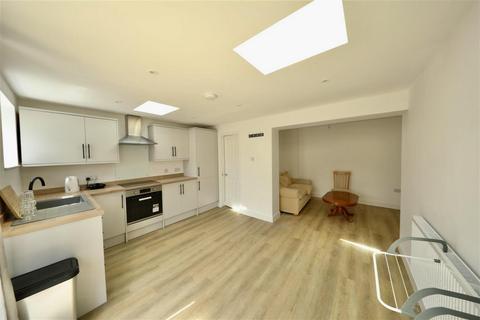 undefined, Nashcourt, Hull