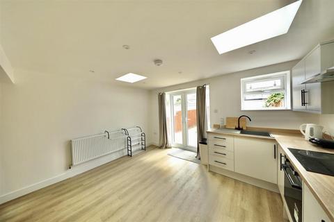 undefined, Nashcourt, Hull