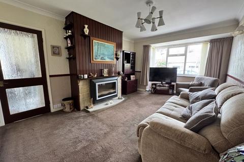 2 bedroom bungalow for sale, Ashleigh Avenue, Pontefract WF8