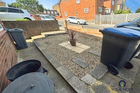 2 bedroom flat for sale, Kings Road, Kent CT11