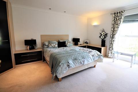 undefined, Altrincham WA14