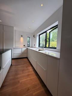 4 bedroom detached house for sale, Southborough Road, Bromley BR1