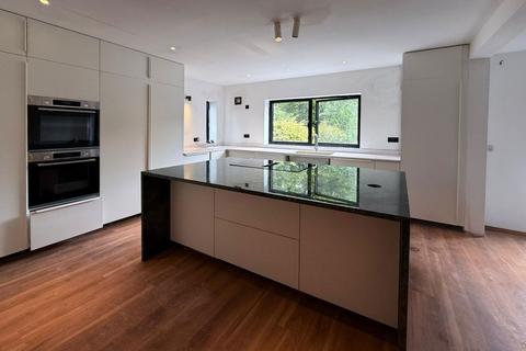 4 bedroom detached house for sale, Southborough Road, Bromley BR1