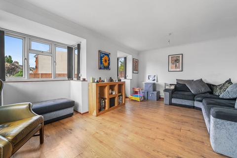 2 Benacre Road, Ipswich, IP3 9LE
