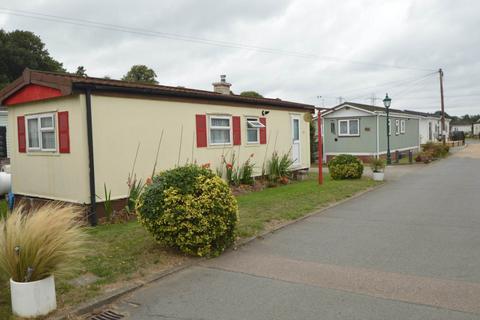 1 bedroom park home for sale, MEADOWLANDS PARK / WEYBRIDGE PARK - ADDLESTONE / WEYBRIDGE