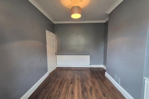 2 bedroom terraced house to rent, Merrivale Road, Smethwick