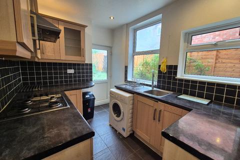 2 bedroom terraced house to rent, Merrivale Road, Smethwick