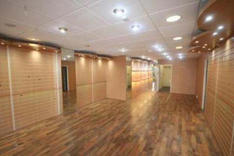 Retail property (high street) to rent, 8 The Maltings Salisbury SP1 1BD