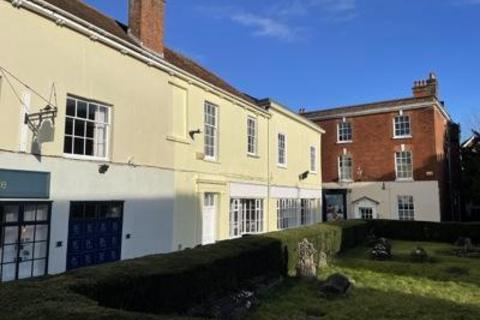 Retail property (high street) to rent, 4 St. Thomas's Sq Salisbury SP1 1BA
