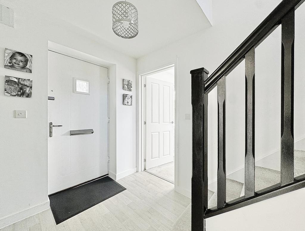 27 Oak Tree Road, Great Glen, Leicester, LE8 9 HP