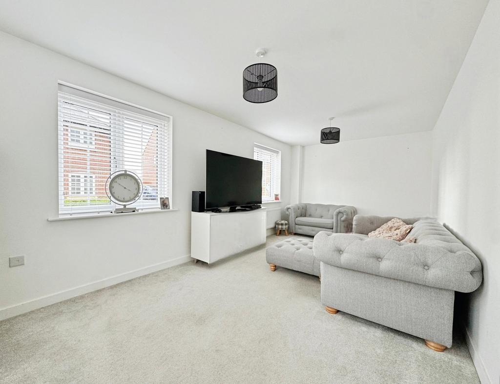 27 Oak Tree Road, Great Glen, Leicester, LE8 9 HP