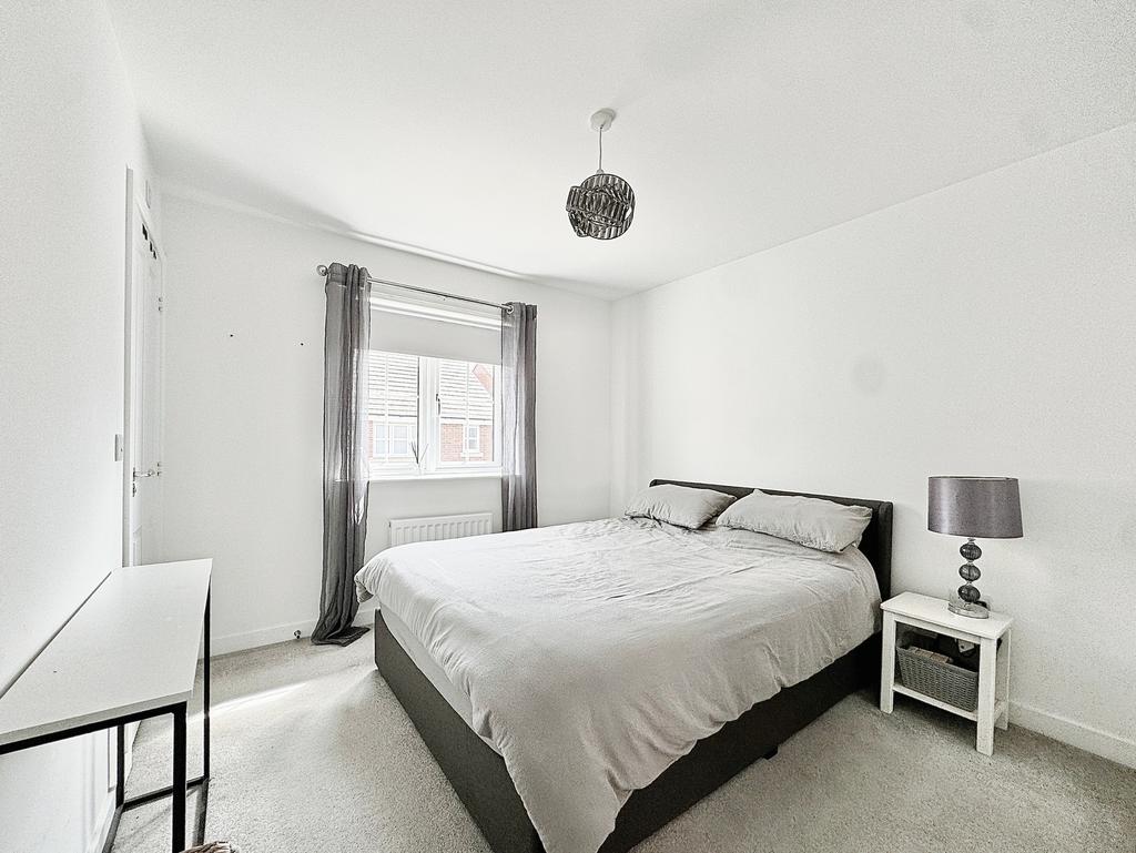 27 Oak Tree Road, Great Glen, Leicester, LE8 9 HP