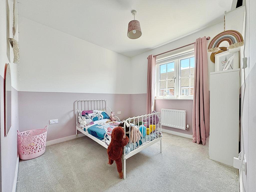 27 Oak Tree Road, Great Glen, Leicester, LE8 9 HP