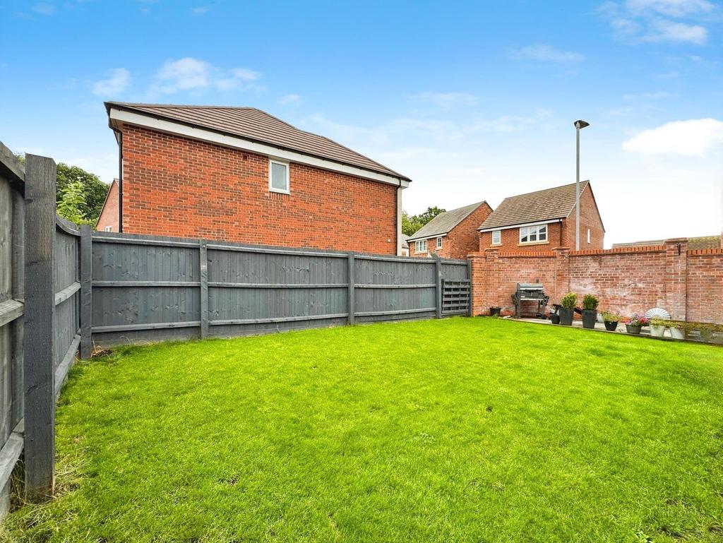27 Oak Tree Road, Great Glen, Leicester, LE8 9 HP