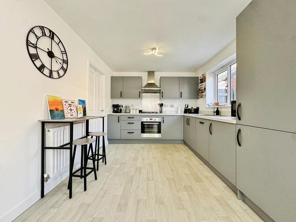 27 Oak Tree Road, Great Glen, Leicester, LE8 9 HP