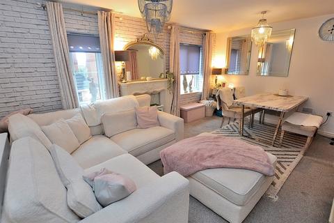 2 bedroom apartment to rent, Mehdi Road, Oldbury, Birmingham
