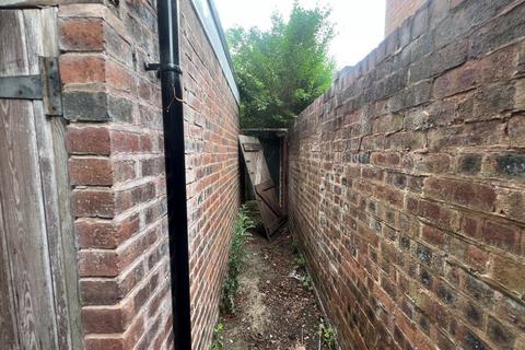 3 bedroom semi-detached house for sale, 76 Great Bridge Road, Bilston, WV14 8LG