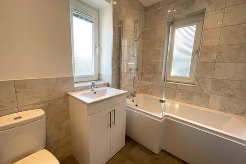4 bedroom semi-detached house to rent, Brookvale Road, West Cross, Swansea, SA3