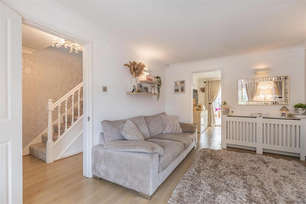 8659195-interior34.jpg