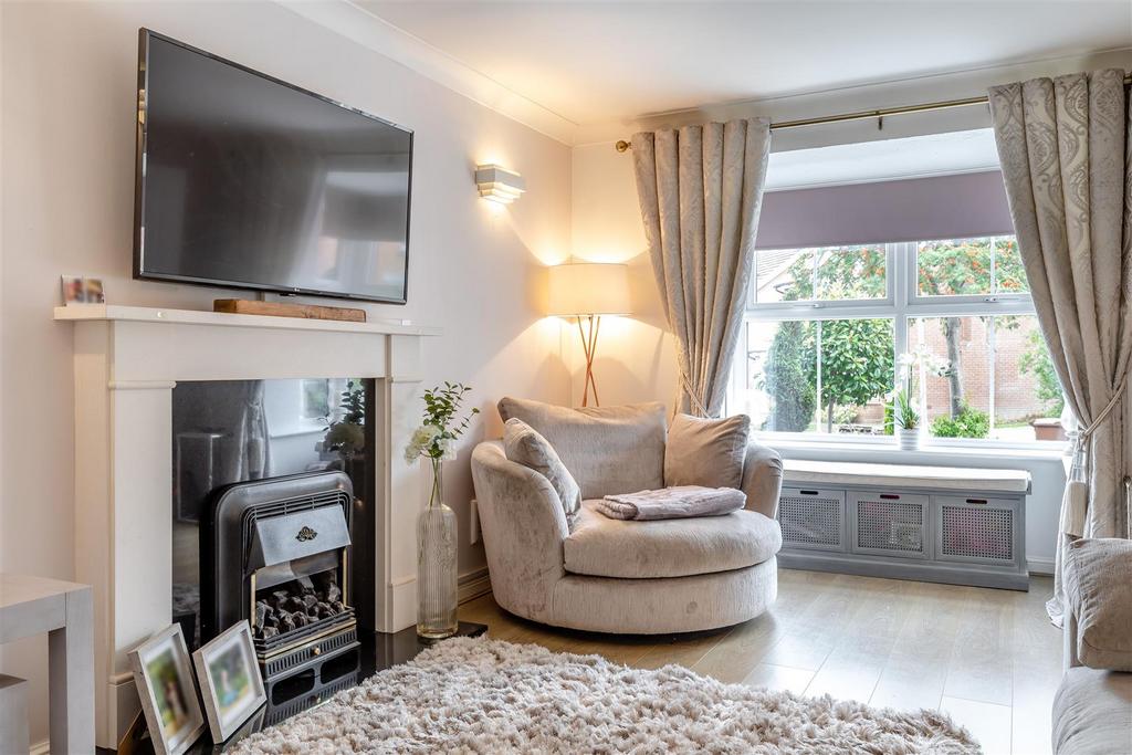 8659195-interior30.jpg