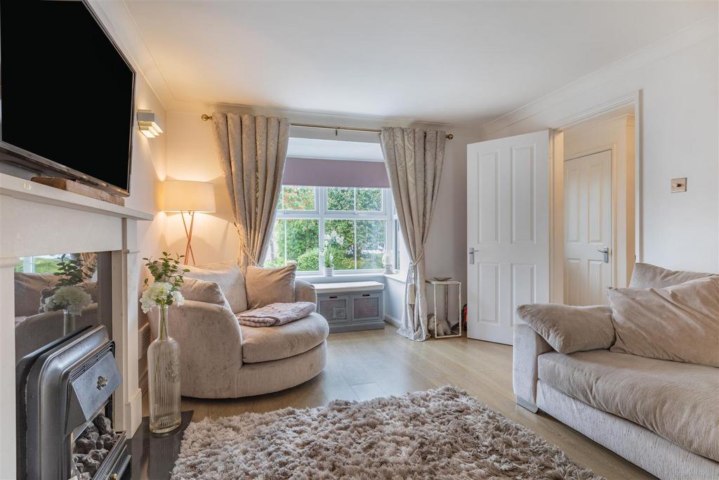 8659195-interior32.jpg