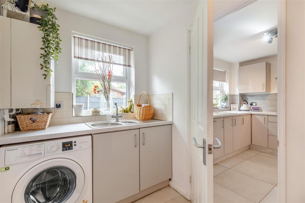 8659195-interior28.jpg